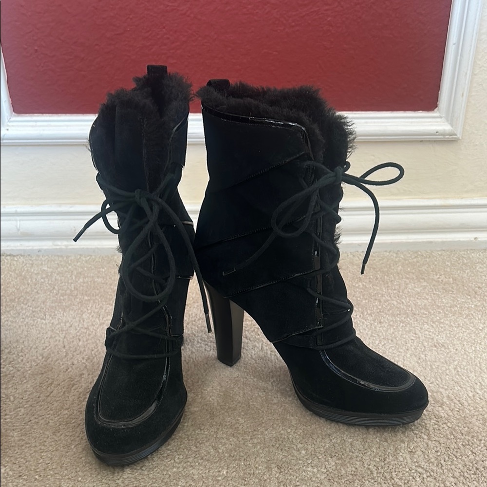 Elegant Black Women's Lace-Up with fur Boots